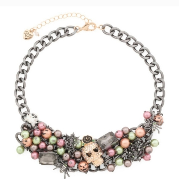 🔹️ Betsey Johnson🔹Whimsigoth Sugar Skull Gray Pearl Statement  [2023] Necklace - Picture 2 of 7